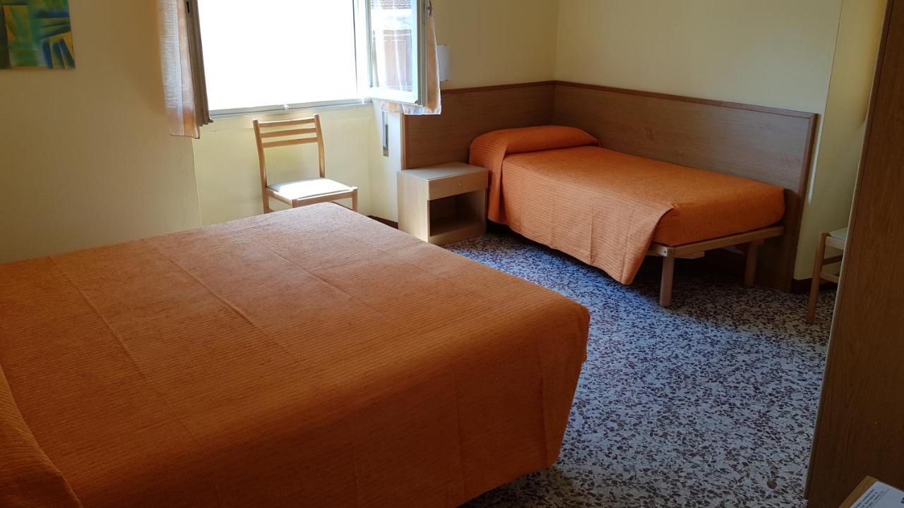 Albergo Meuble Olivi Toscolano Maderno Luaran gambar