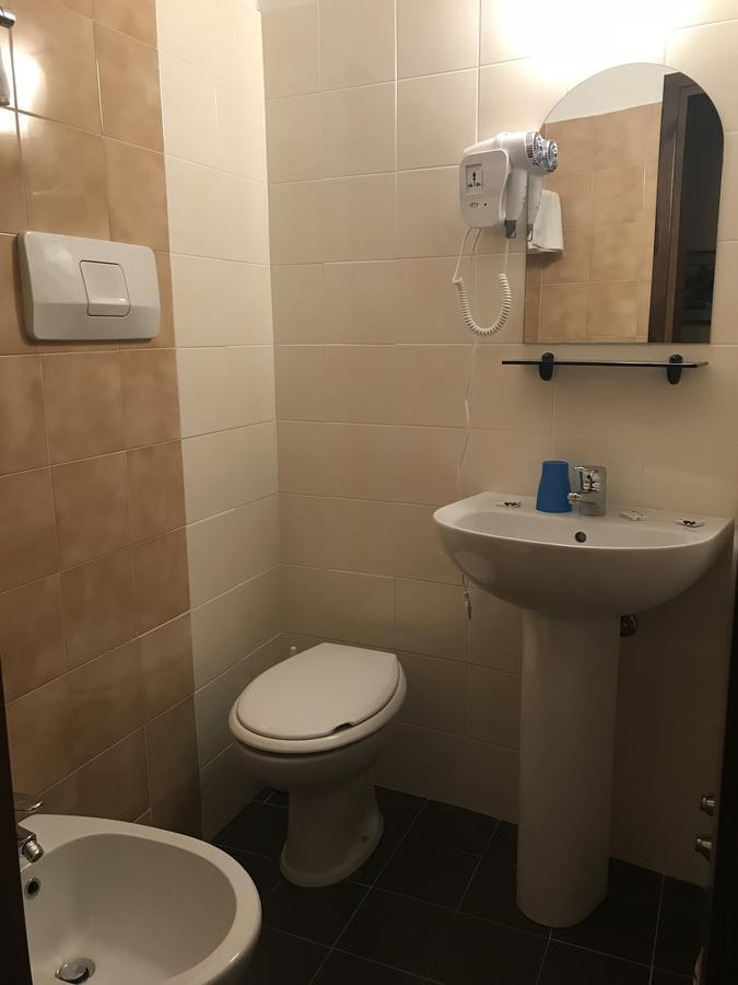 Albergo Meuble Olivi Toscolano Maderno Luaran gambar
