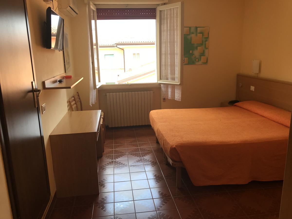Albergo Meuble Olivi Toscolano Maderno Luaran gambar